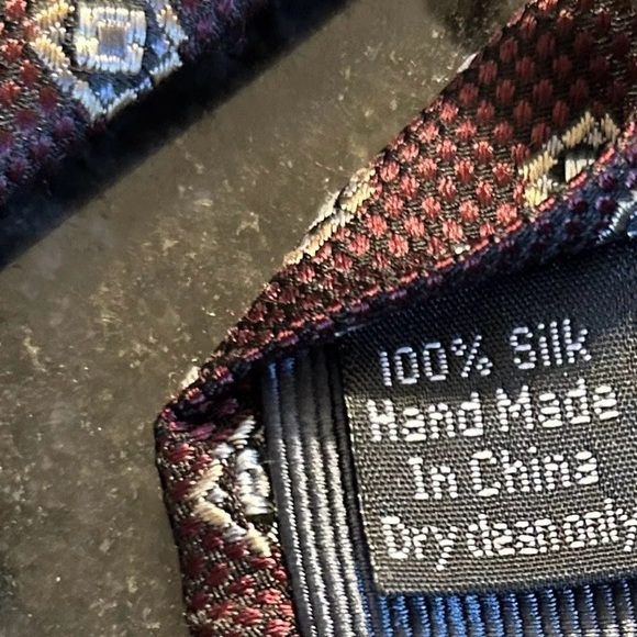 PRONTO UOMO PLATINUM Handmade Silk Tie • Red & Black Geometric Pattern • XLong - Picture 6 of 7